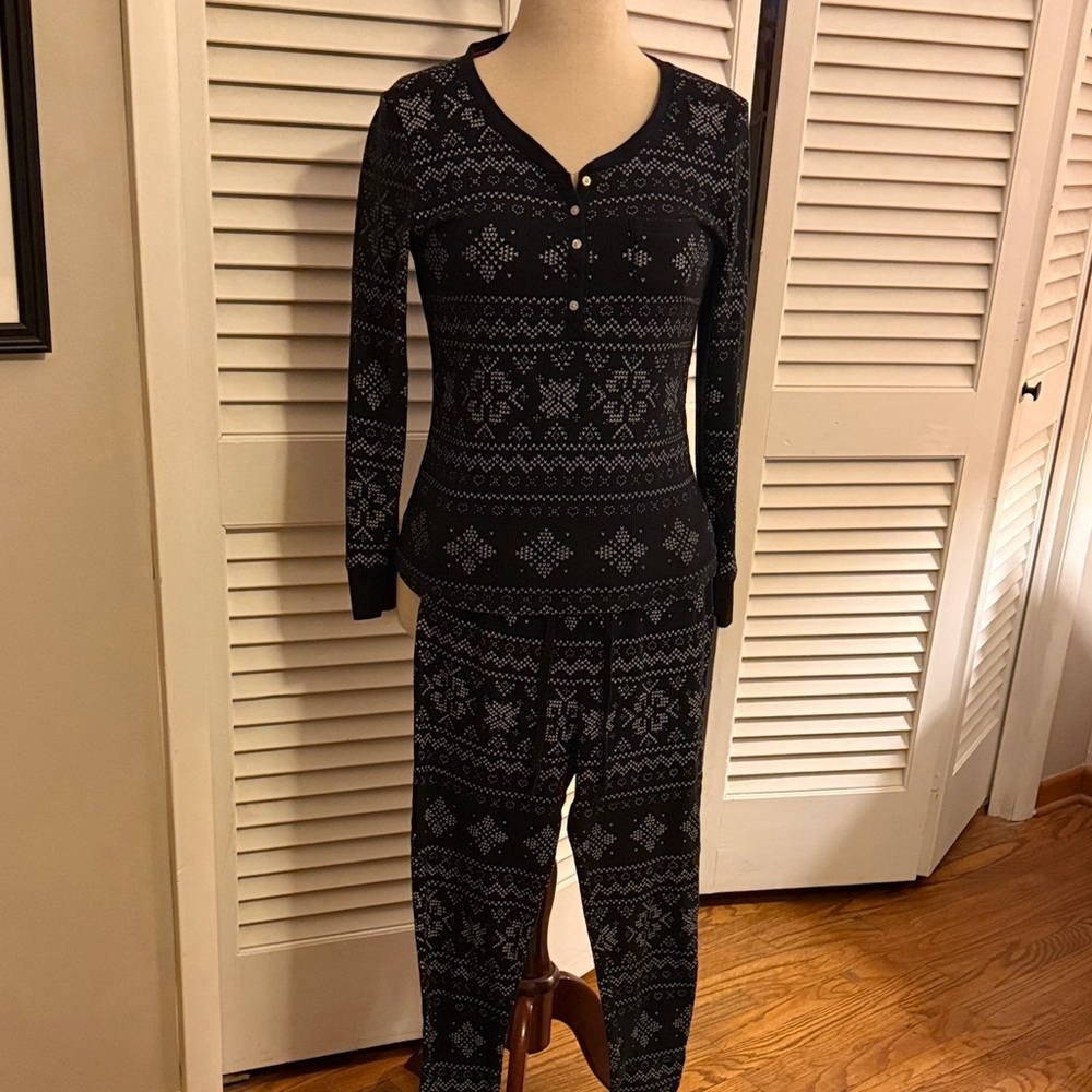 Apres Ski Black Patterned Lounge Set - Picture 1 of 8